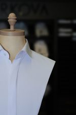 پیراهن دوشین سفید یقه بک آستین دوبل مارکووا